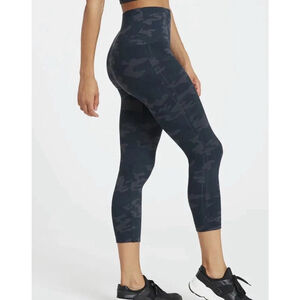 SPANX Leggings Camo Look at Me Now Seamless Crop High Rise Gray Black XL